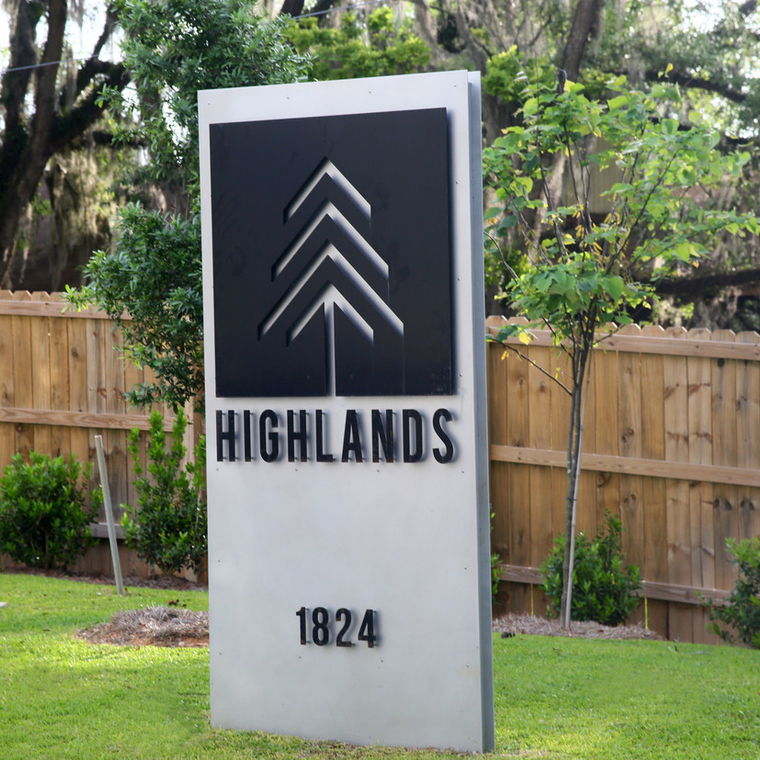 Highlands Exterior Complex Sign 